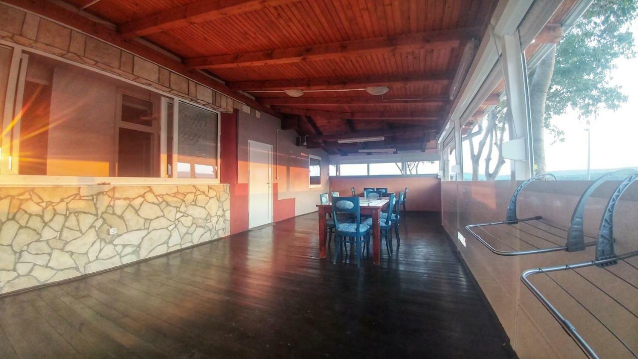 Blue Wave Apartments トゥラニ エクステリア 写真