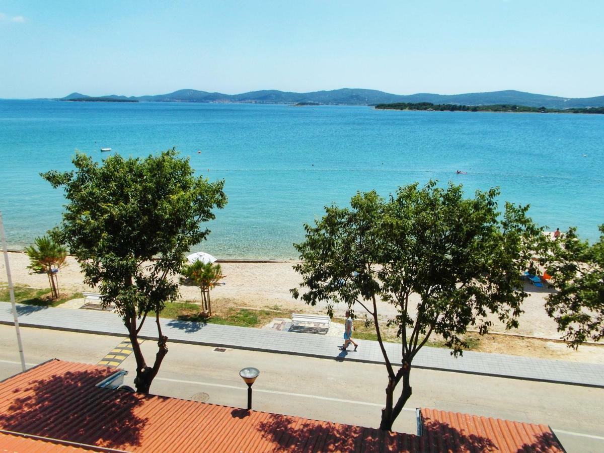 Blue Wave Apartments トゥラニ エクステリア 写真